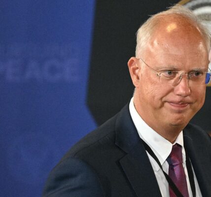 Переговори України та РФ відтермінували після візиту Дмитрієва до США