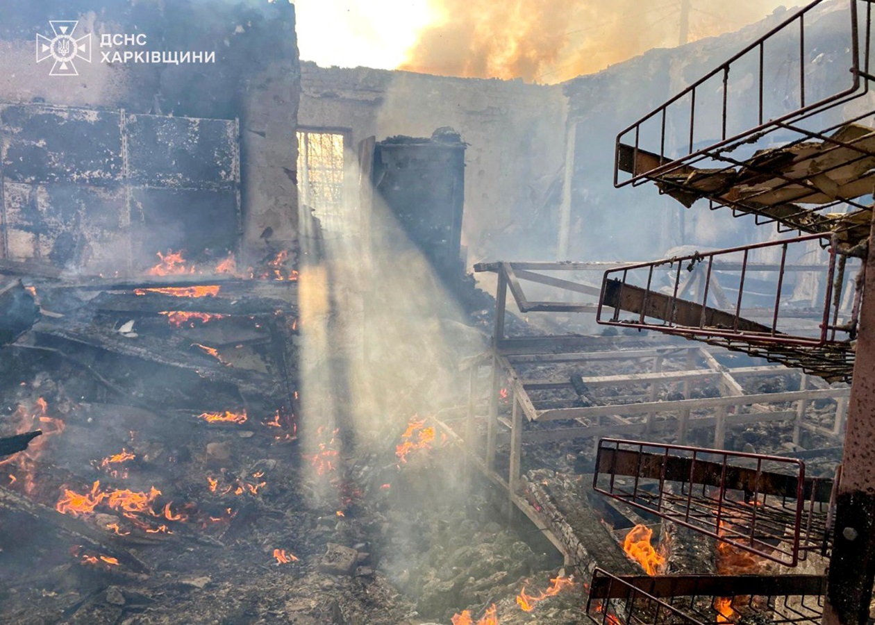 Російські дрони вдарили по селу на Харківщині