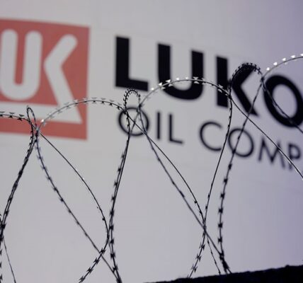 В Росії частково зняли заборону на експорт бензину