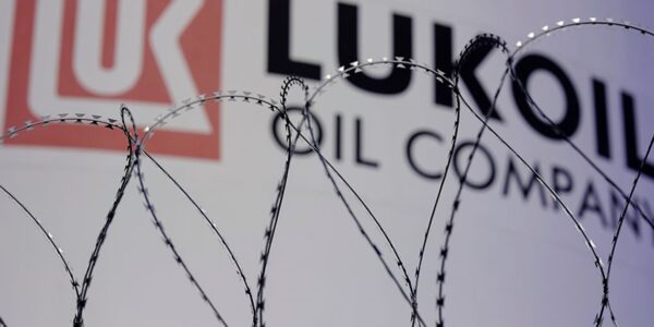 В Росії частково зняли заборону на експорт бензину