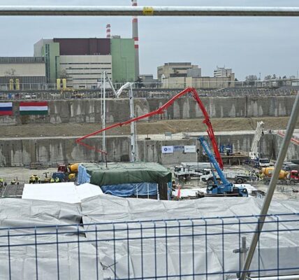 Росія почала будувати нову АЕС в Угорщині