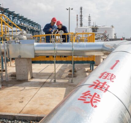 РФ знижує ціни на нафту для Китаю, щоб компенсувати "втрату" Індії - ЗМІ