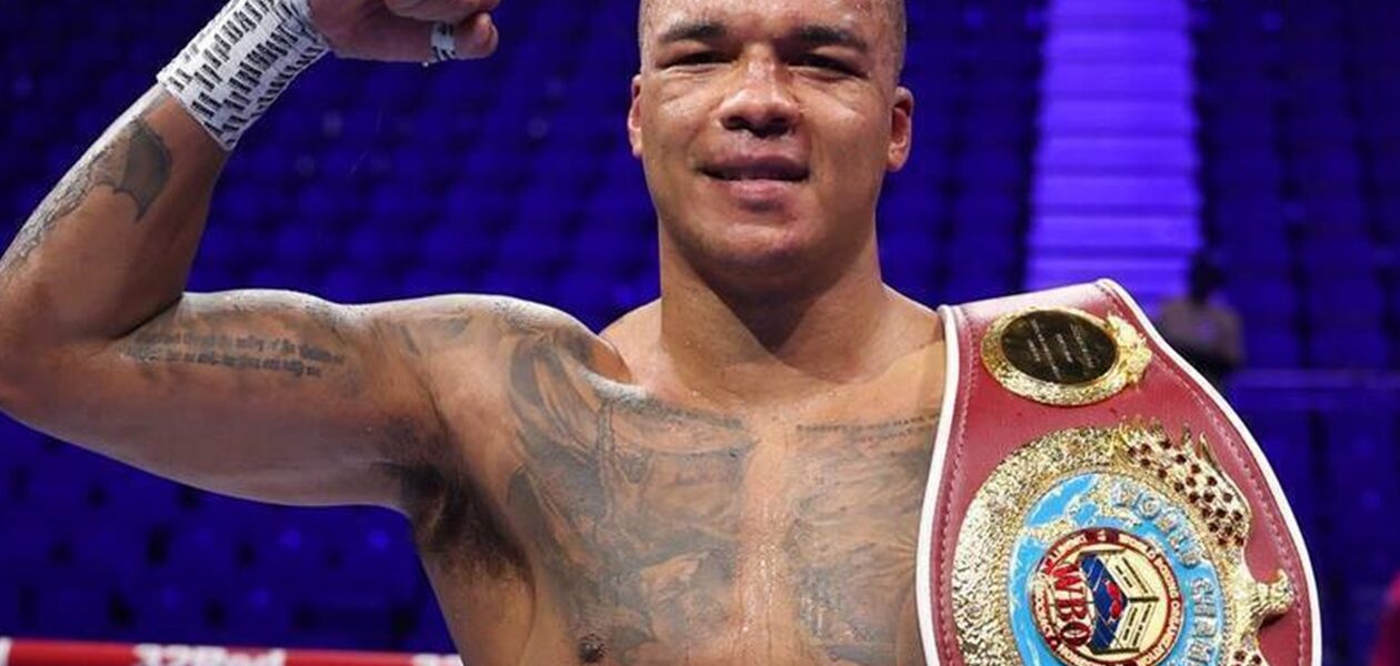 Переговори завершуються: Вордлі та Дюбуа готуються до поєдинку