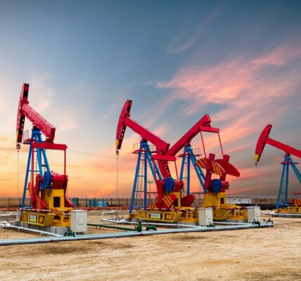 Профіцит нафти досяг максимуму з 2020 року - МЕА