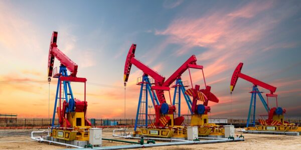 Профіцит нафти досяг максимуму з 2020 року - МЕА