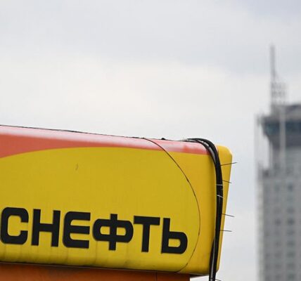 Нафтогазові доходи РФ у лютому скоротяться вдвоє - ЗМІ
