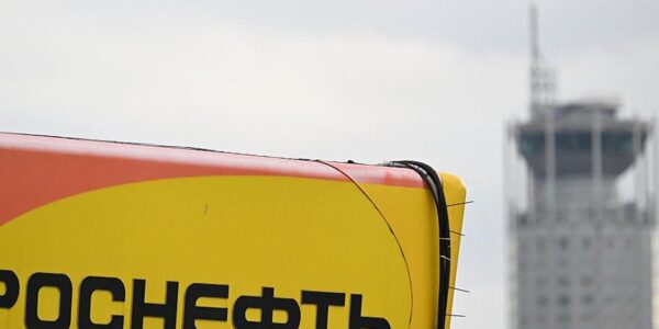 Нафтогазові доходи РФ у лютому скоротяться вдвоє - ЗМІ