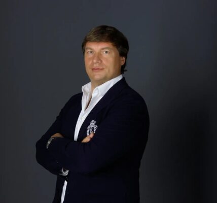 Втеча в курник: власник скандального букмекера Favbet Андрій Матюха, якого в Україні підозрюють у махінаціях на мільярди, намагається стати «курячим королем» Хорватії за допомогою грошей і пропаганди.