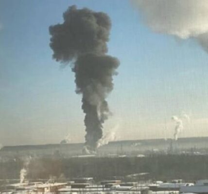 Ціни на бензин в Росії підскочили після нових ударів по НПЗ - ЗМІ