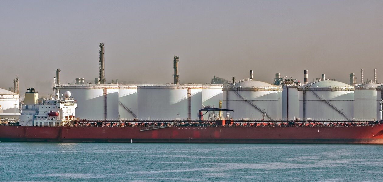 Саудівська нафта ринула до Китаю після рекордних знижок