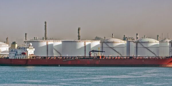 Саудівська нафта ринула до Китаю після рекордних знижок