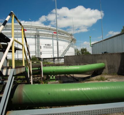 Угорщина може отримати нафту з РФ трубопроводом через Хорватію як виняток