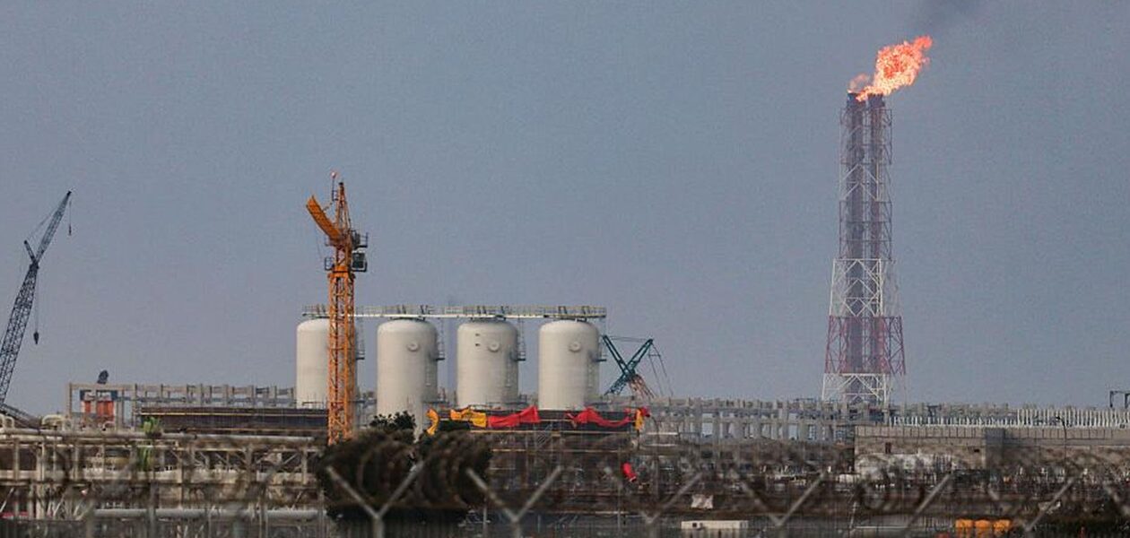 Катар повністю зупинить виробництво СПГ - ЗМІ