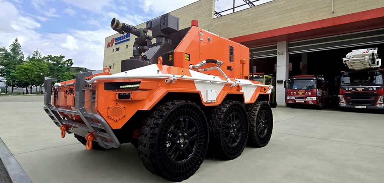 Hyundai створила робота-пожежника, який працює при температурі до 760°C