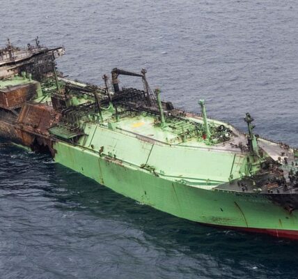 В ЄС попередили про екологічну загрозу через атакований танкер РФ