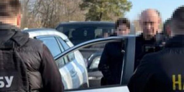 На Буковині викрито суддю, який підмовляв адвоката дати хабар