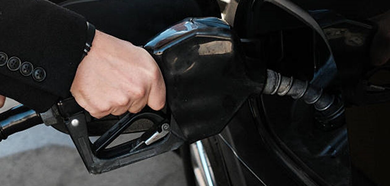 У США ціни на пальне злетіли до максимуму