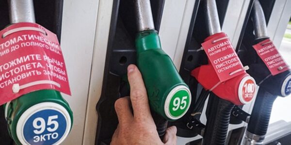 Росія вводить повну заборону на експорт бензину