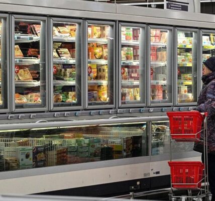 В Росії вперше за 25 років почали масово закриватися магазини - ЗМІ