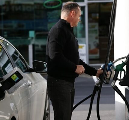 В уряді анонсували зниження цін на АЗС