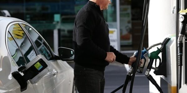 В уряді анонсували зниження цін на АЗС