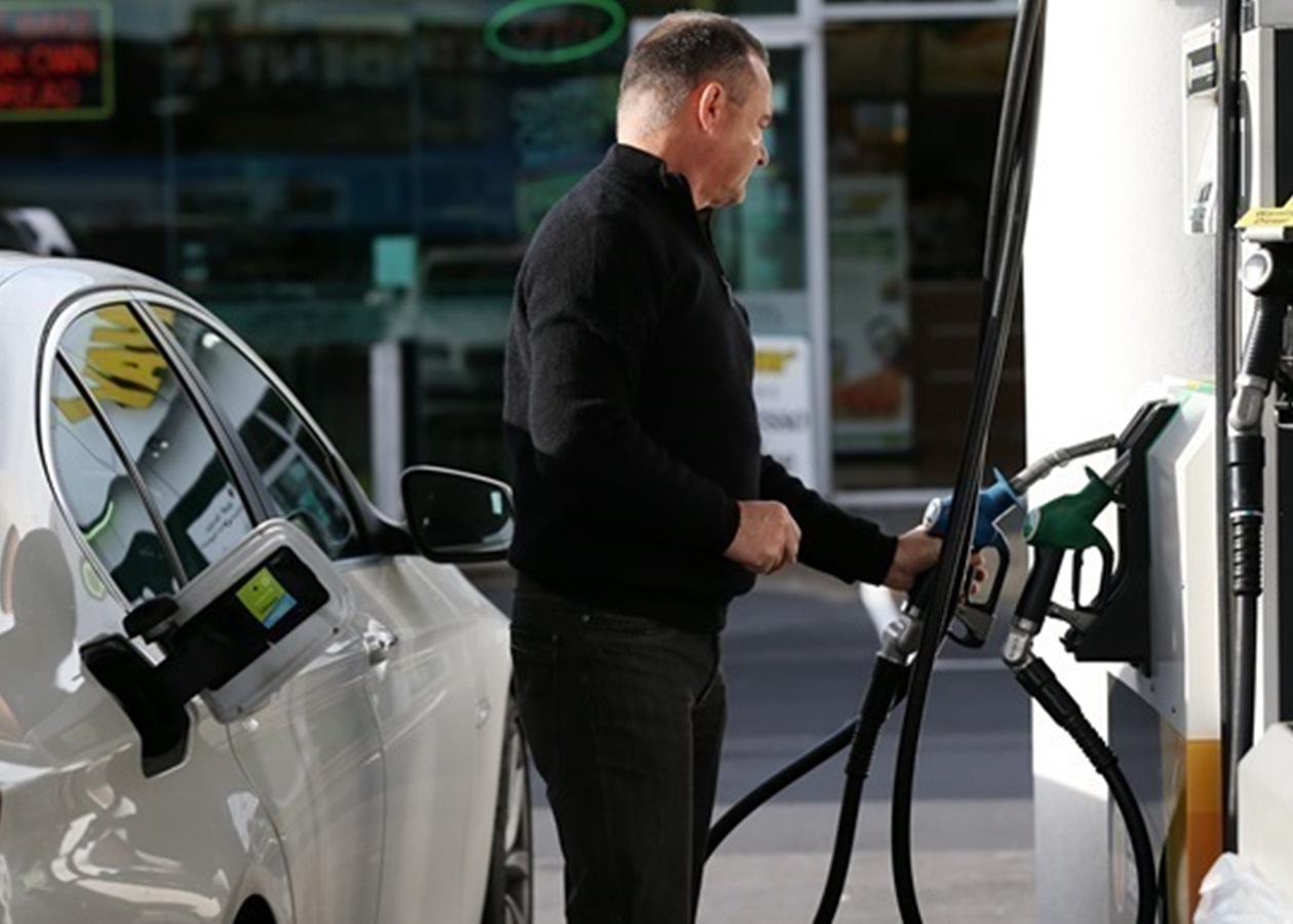 В уряді анонсували зниження цін на АЗС