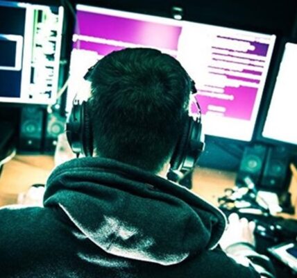 У Кривому Розі школяр "обдурив" поштомати на пів мільйона гривень