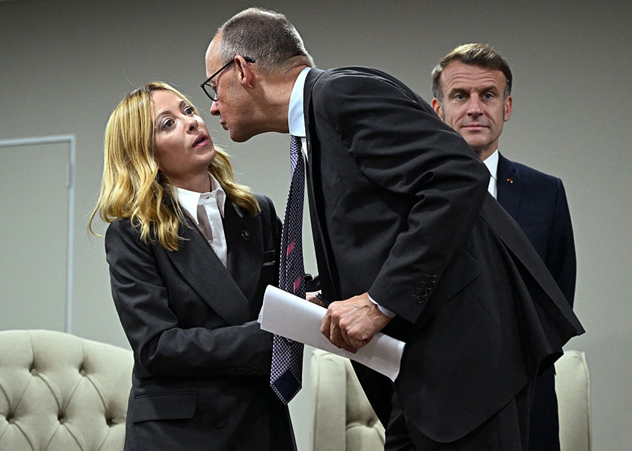 Стали відомі популярні й непопулярні лідери демократичних країн