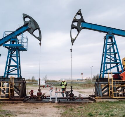 Частка нафти й газу у ВВП Росії впала до мінімуму з 2017 року