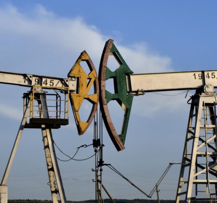 Росія рекордно скоротила видобуток нафти через атаки дронів - ЗМІ