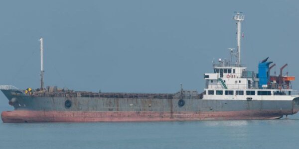 Іранські танкери з нафтою навчилися обходити блокаду США - ЗМІ