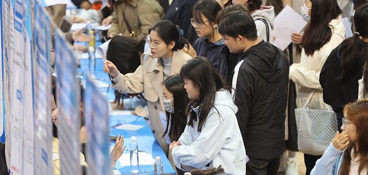 Війна в Ірані "підвищила" рівень безробіття в Китаї - ЗМІ