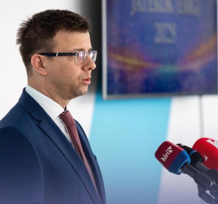 Угорщина підтвердила транзит нафти через Дружбу