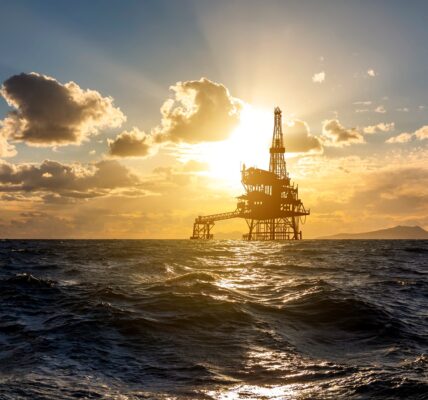 Нафта Brent знову перевищила $100 за барель