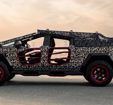 Tesla Cybertruck отримав екстремальну версію без дверей для бездоріжжя