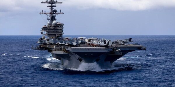 У США 200 літаків на авіаносцях для атак по Ірану