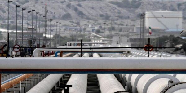 Іран скорочує видобуток нафти, але є нюанс - ЗМІ