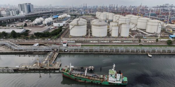Запаси нафти близькі до "операційного мінімуму" - ЗМІ