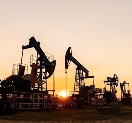 Нафта дорожчає через можливу ескалацію на Близькому Сході