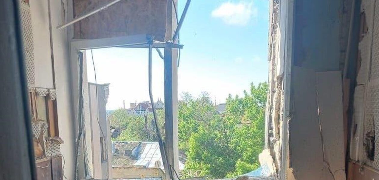 Росія зранку атакує Херсон, є жертви