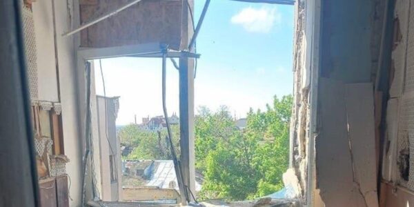 Росія зранку атакує Херсон, є жертви