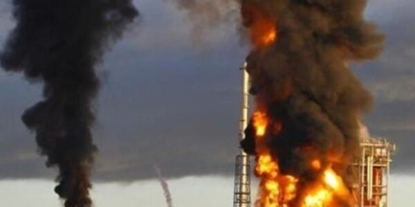 Нафтопереробка у РФ впала до мінімуму з 2009 року через удари дронів - ЗМІ