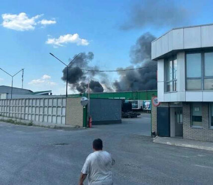Російська атака знищила у Дніпрі гуманітарний склад ВООЗ