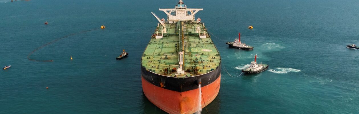 Нафта зростає через ризики довкола Ормузької протоки