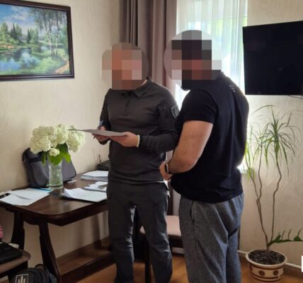 Начальник підрозділу поліції охорони збирав "данину" з підлеглих