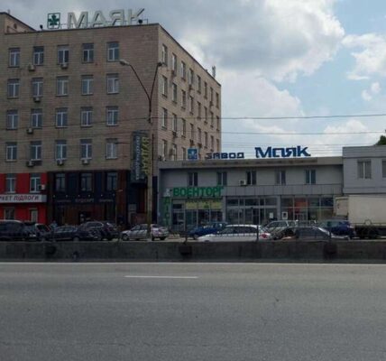 Рейдерський блекаут: в Києві директор заводу «Маяк» відключив електроенергію сотням споживачів