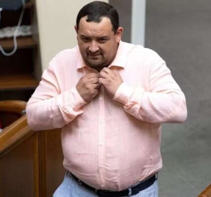 «Не можу жити в суді»: захист нардепа Кузьміних відмовився приходити на засідання через клопотання про безперервний розгляд