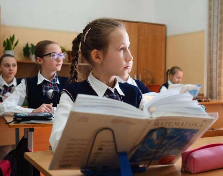 В окупованій «ЛНР» не визначилися з форматом навчання в школах з 1 вересня