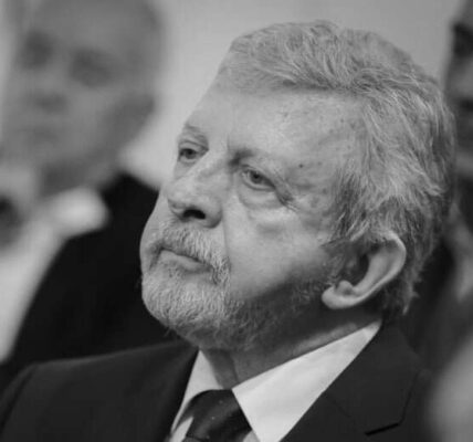 Помер білоруський політик і колишній кандидат у президенти Олександр Мілінкевич