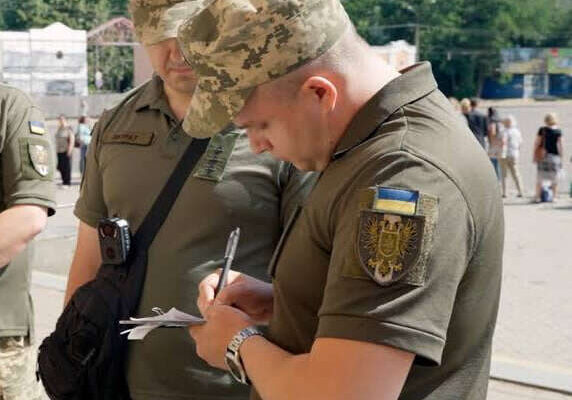 У Києві співробітники ТЦК викрали чоловіка на вулиці Січових Стрільців